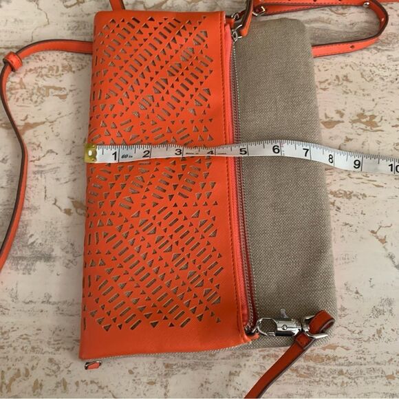 Stella and Dot Waverly petite Crossbody - Picture 13 of 15